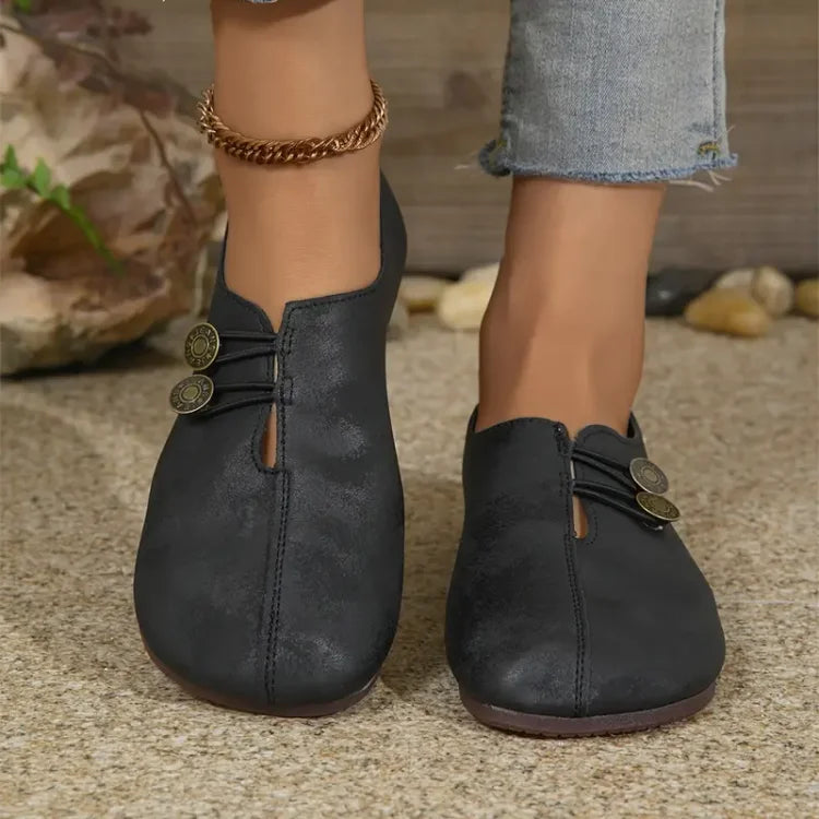 Elegante flache Schuhe mit runder Spitze und weicher Sohle für Damen mit Schnallenverzierung