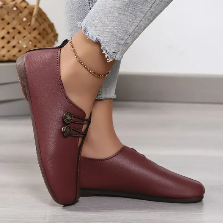 Elegante flache Schuhe mit runder Spitze und weicher Sohle für Damen mit Schnallenverzierung