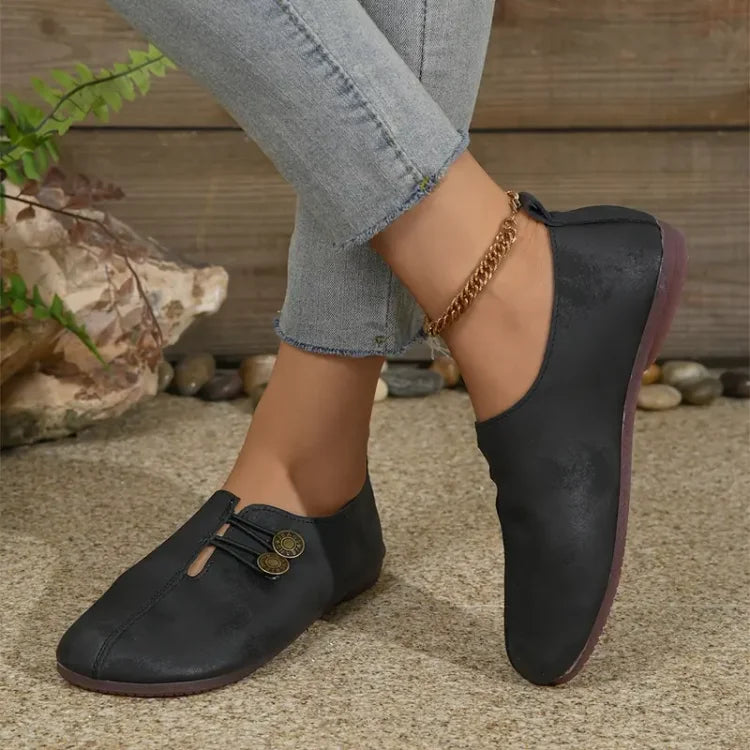 Elegante flache Schuhe mit runder Spitze und weicher Sohle für Damen mit Schnallenverzierung